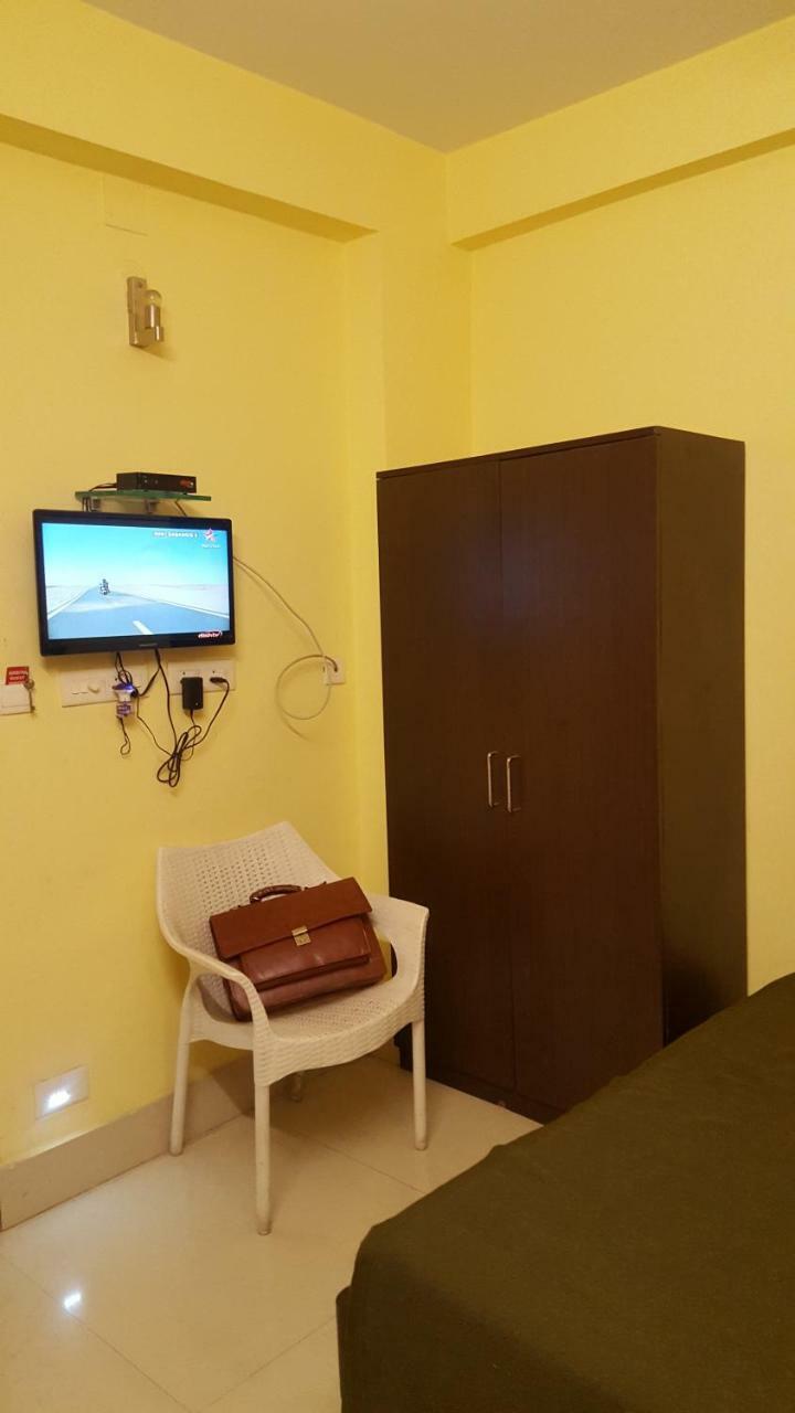 Capital O Kabita Guest House Near Acropolis Mall Калькутта Экстерьер фото