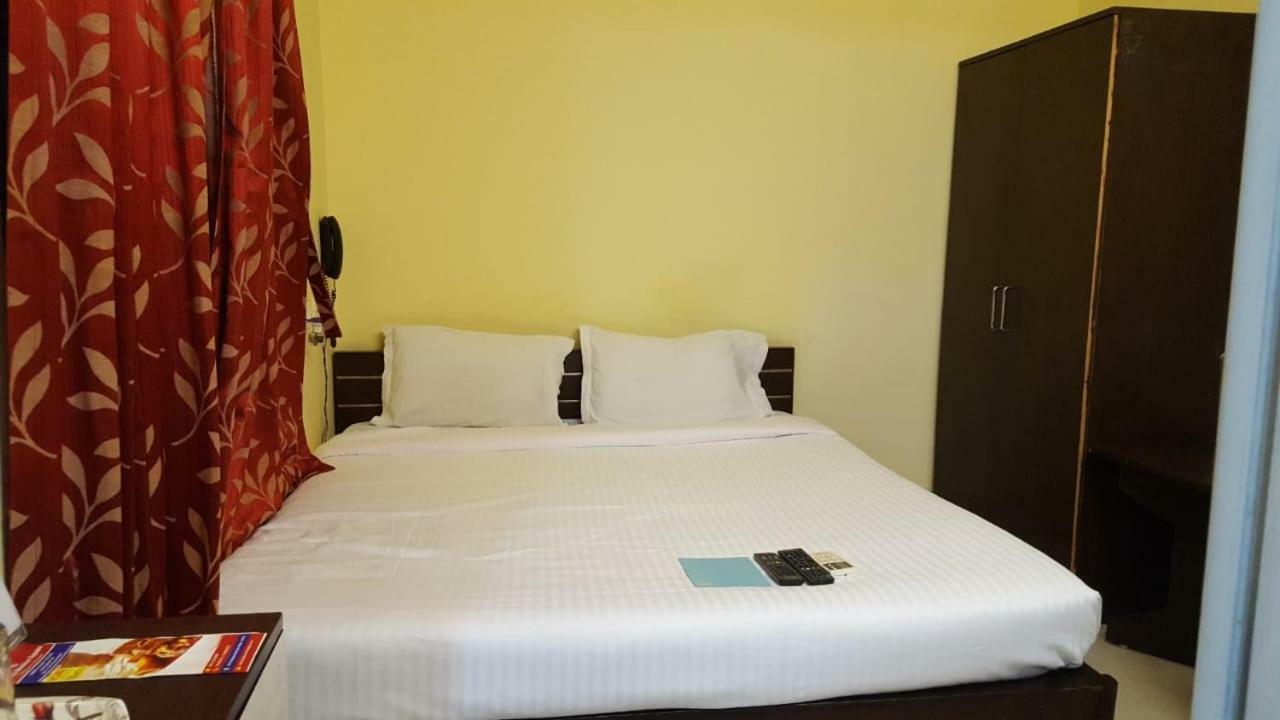 Capital O Kabita Guest House Near Acropolis Mall Калькутта Экстерьер фото